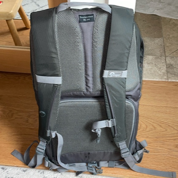 Lowepro Hatchback 22L AW Everyday Adventure/Photo Backpack. Like NEW! Slate Grey - Picture 3 of 14